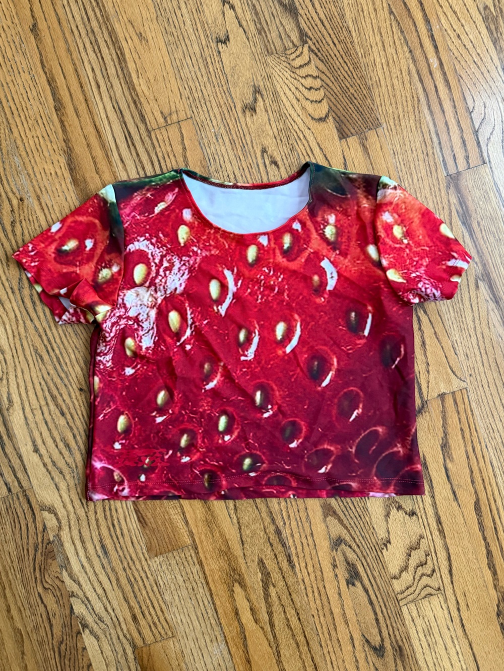 NWOT Hot Lava strawberry tee